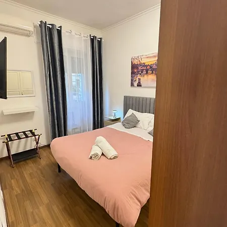 Fatata Near Metro Jonio Апартаменты Рим